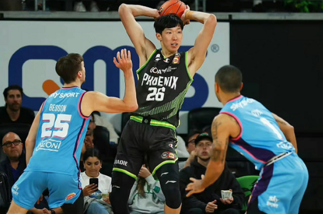 萨林杰断球 萨姆纳反击一条龙上篮得手