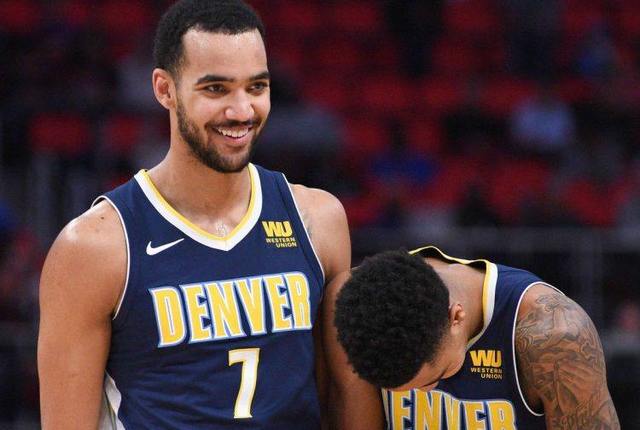 懂球妹采访：她是切尔西球迷，最喜欢阿扎尔和坎特