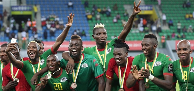 ATP总决赛第6日综述：辛纳小组赛3连胜，阿利亚西姆首进四强